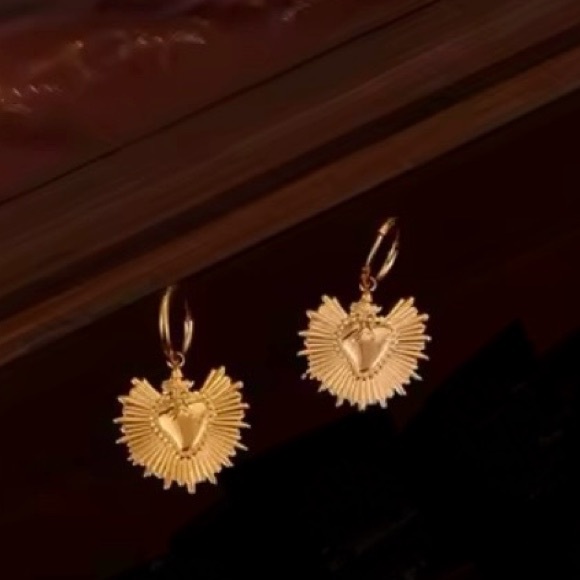 “Sacred Heart” Fiery Floral Radiating Bursting Jesus Mary Catholic Steel Earring - Picture 8 of 11